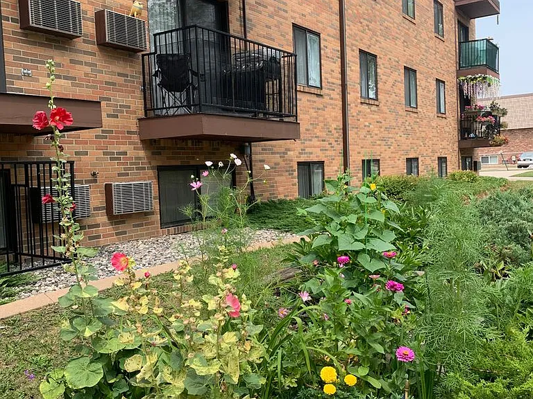 Cottonwood Apartments — Photo 20
