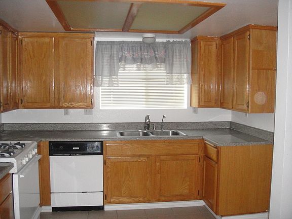 2nd image of 607 N Stoneman Ave