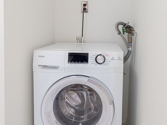 5th image of 799 Lexington Ave #5F
