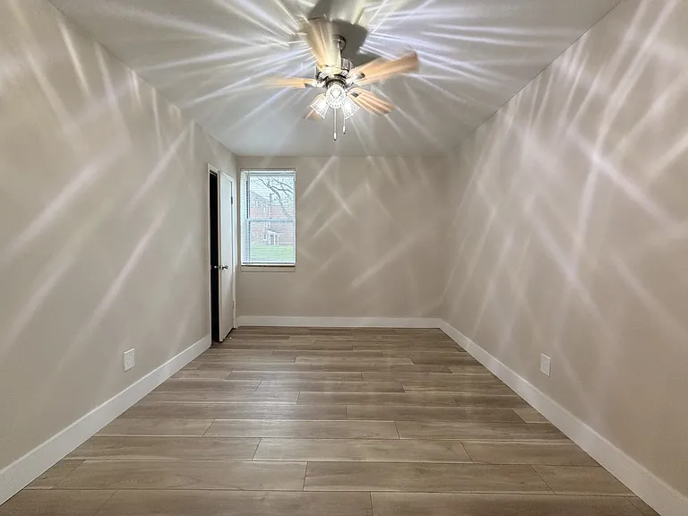 Huntington Green Apartments — Photo 12