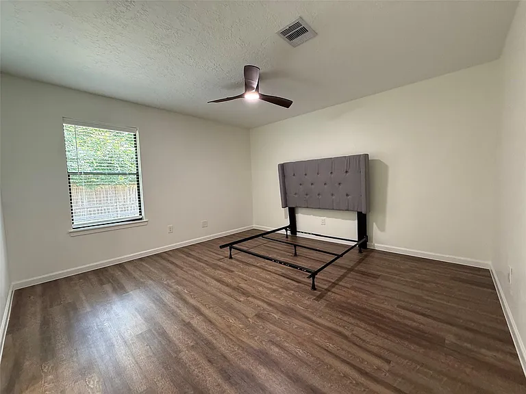 8 N Circlewood Gln — Photo 17