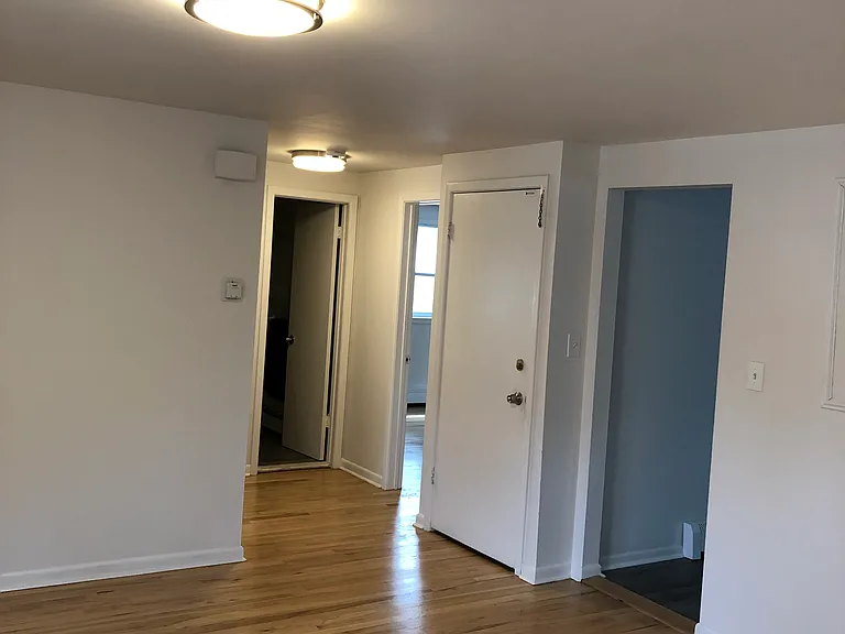 370 Warburton Ave — Photo 7