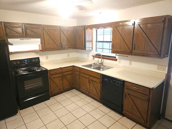 5th image of 340 Creekwood Ct #A