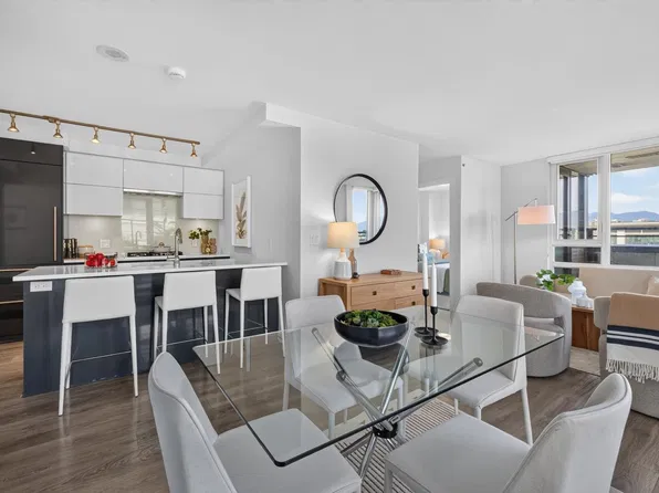 238 Broadway W #509, Vancouver, BC V5Y 0L2