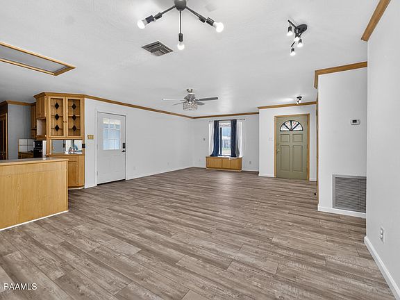5th image of 114 Japonica Dr