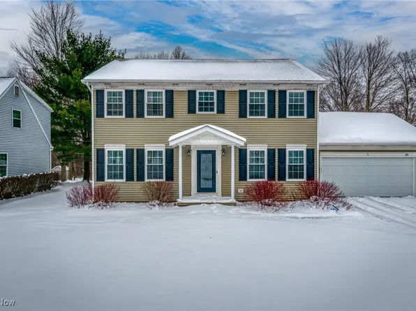 1101 Sharonbrook Dr, Twinsburg, OH 44087