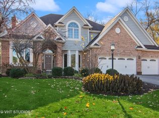 239 Carriage Trl, Barrington, IL 60010