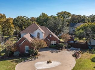 312 Leeward Cir, Azle, TX 76020