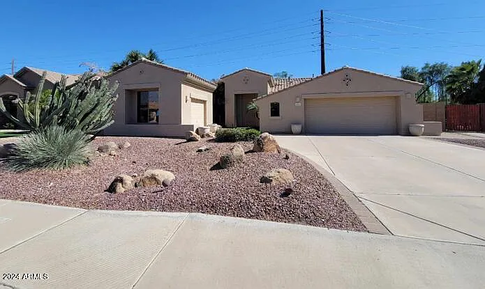 3 bed, 5.0 bath, 3065 sqft, $3,100 — Photo 2