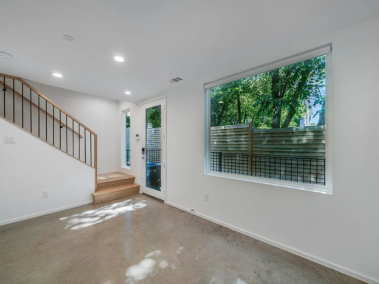 5931 Ross Ave #205 — Photo 4