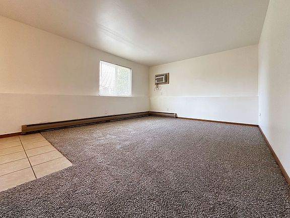 4th image of 411 Stratford Way #13