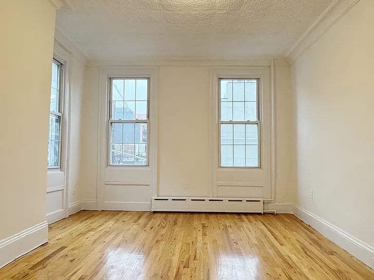 530 Driggs Ave #2L — Photo 8