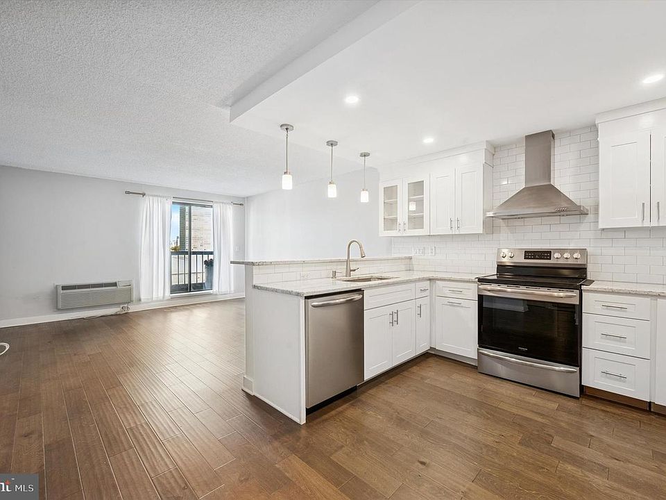1st image of 200 Lombard St #739