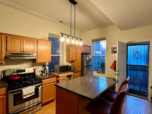 5th image of 1820 N Marshfield Ave APT 2