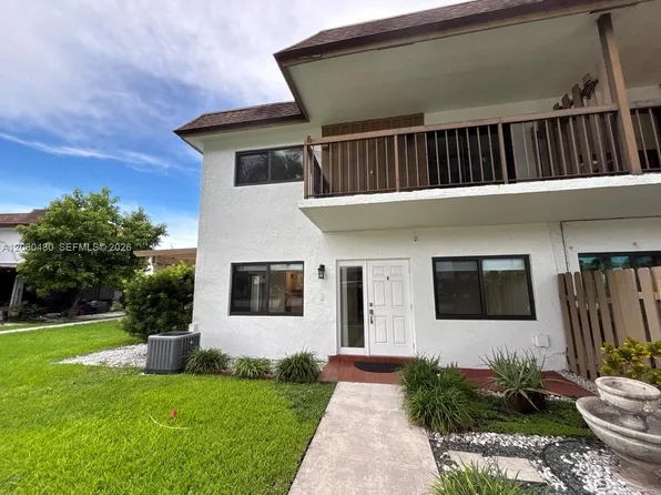 6900 NW 169th St #137G, Hialeah, FL 33015
