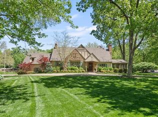6331 Ensley Ln, Mission Hills, KS 66208