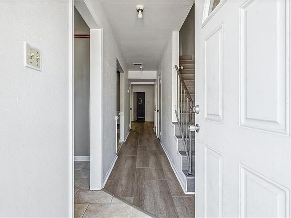 4th image of 1193 Clydesdale Lane