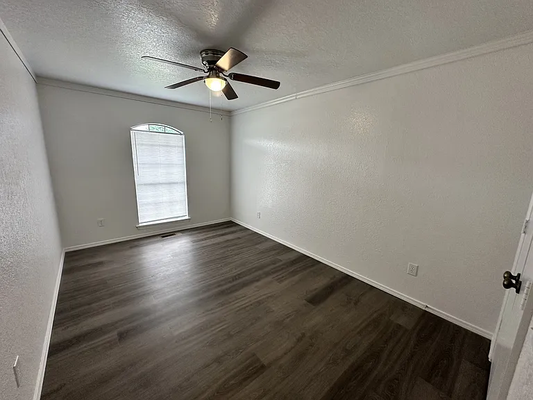 11832 SW 4th St — Photo 12