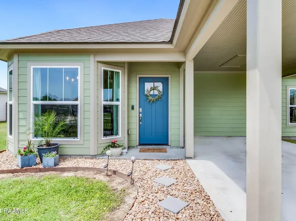 1039 Lillian Michel Dr, Breaux Bridge, LA 70517