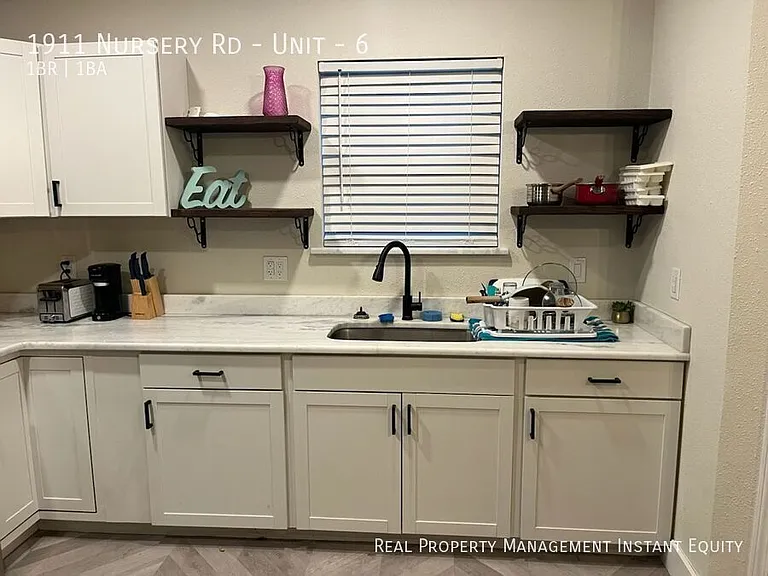 1911 Nursery Rd #6 — Photo 3