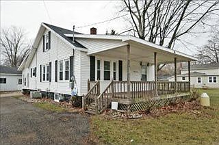 1st image of 445 W Burr Oak St