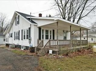 445 W Burr Oak St, Centreville, MI 49032