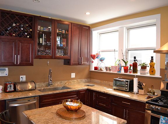 3rd image of 5144 W Cullom Ave