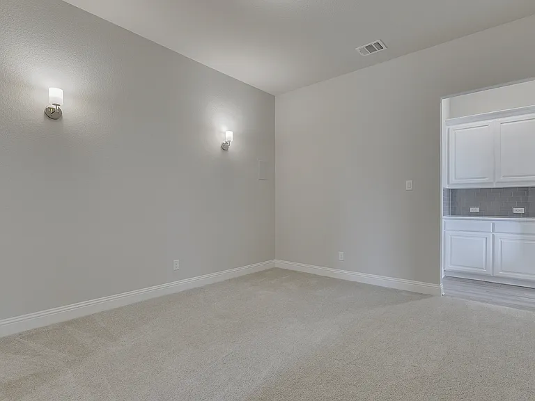 708 Blueberry Way — Photo 16