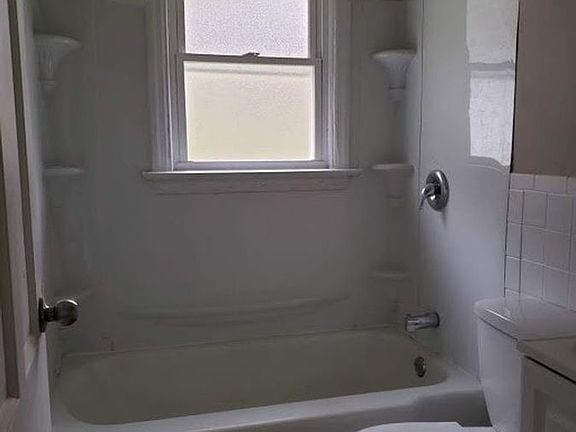 4th image of 6901 Dunleer Ave