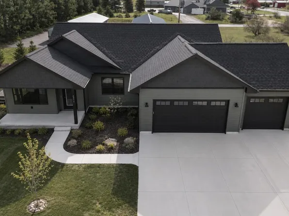4054 Center Farm Ln, Traverse City, MI 49685