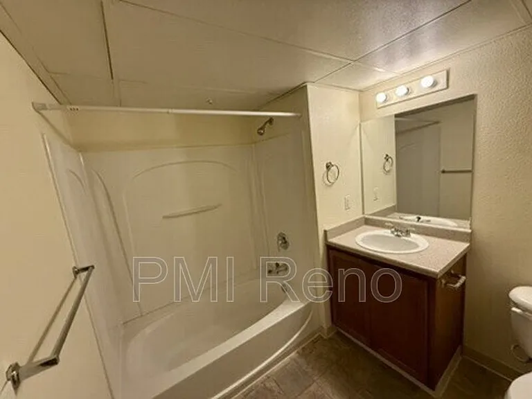 Big Horn Apartments — Photo 24