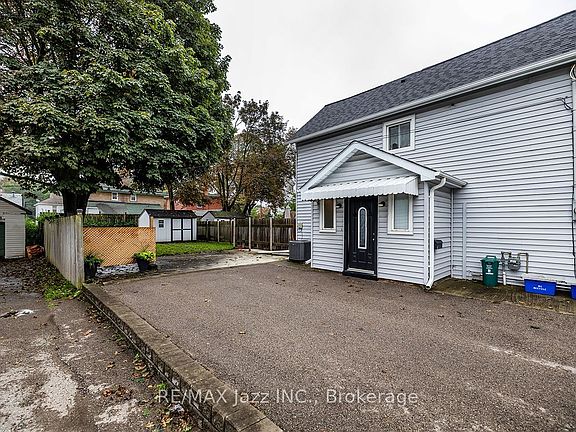3rd image of 97 Adelaide Ave E
