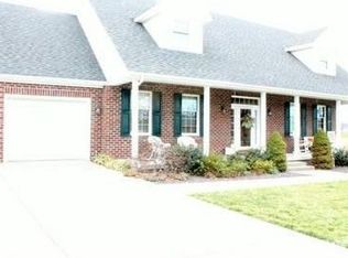 888 Wolf Hills Blvd, Henderson, KY 42420