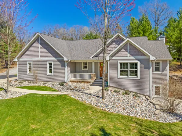 10708 Eastridge Ct, Roscommon, MI 48653