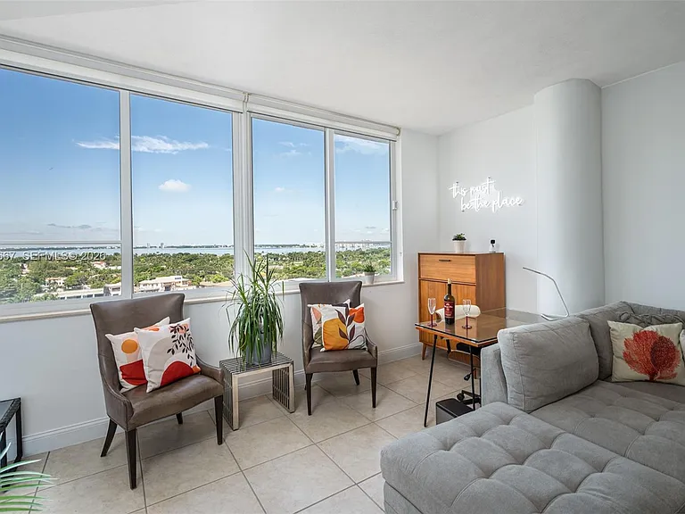 5005 Collins Ave #1506 — Photo 5