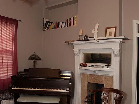 Large dining room/meeting room