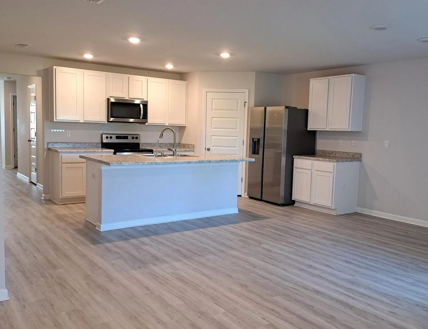 4 bed, 1812 sqft, $2,425 — Photo 4