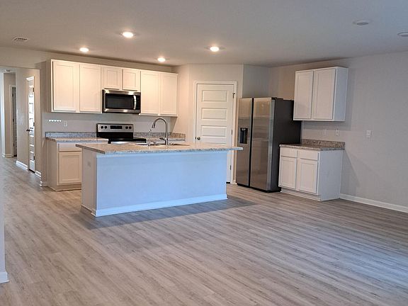 4th image of 4897 Shurer Ln