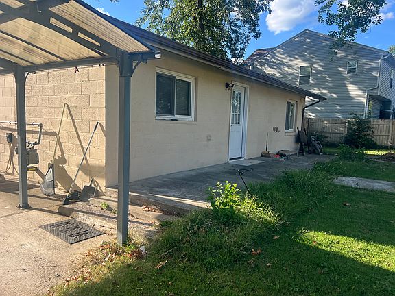 3rd image of 11136 Wood Ave