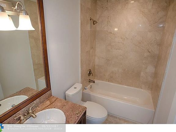 4th image of 2201 SE 18th St APT 207