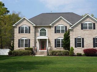 303 Island Ln, Egg Harbor Township, NJ 08234