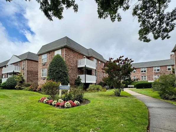 20 Daley Place #224, Lynbrook, NY 11563