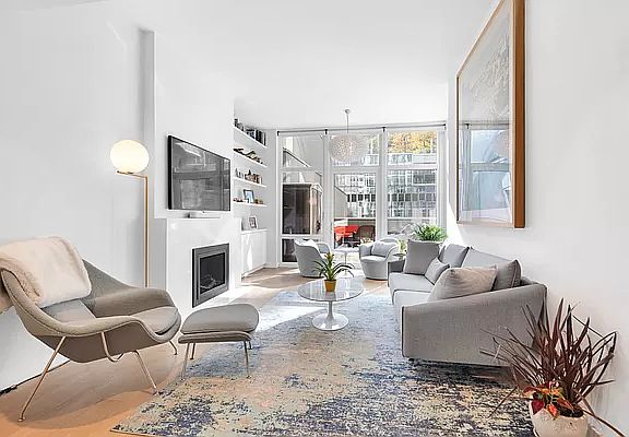 2nd image of 555 W 59th St #3D