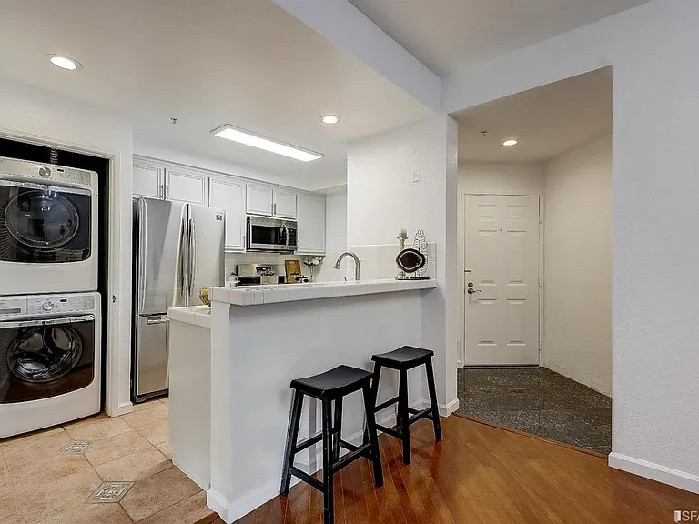 220 Caldecott Ln #104 — Photo 15