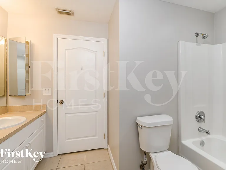 2112 NE 14th Ave — Photo 10