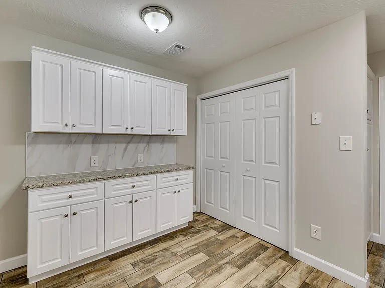 219 Lynbrook Way — Photo 15