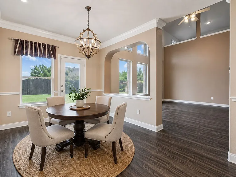 708 San Antonio Trl — Photo 15