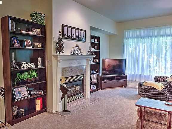 4th image of 10400 NE 82nd Ave APT 20