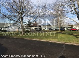 1014 N Pond Rd, Eugene, OR 97401