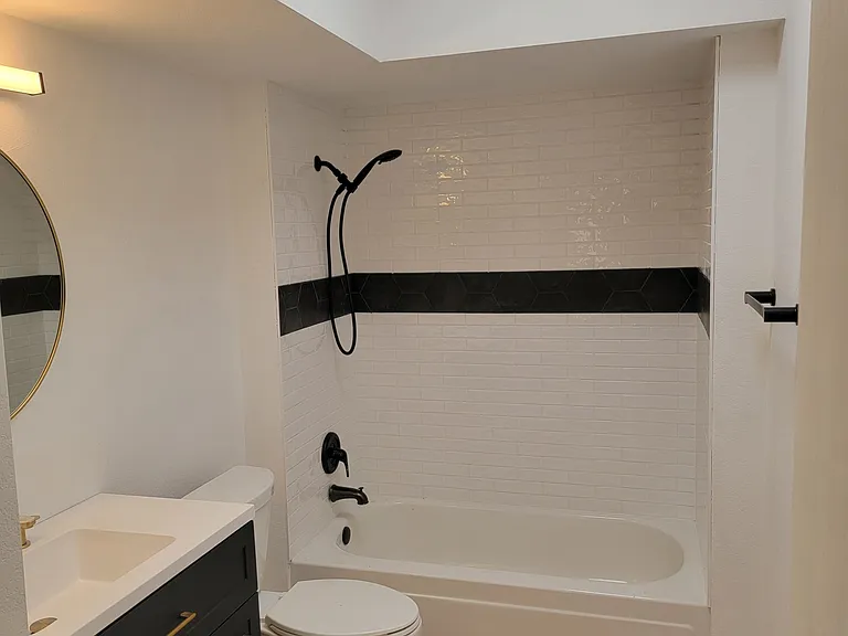1625 W Calle Hacienda — Photo 8